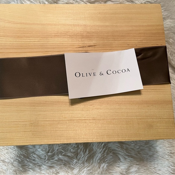 Olive & Cocoa Spa Crate Gift Set - Picture 6 of 6